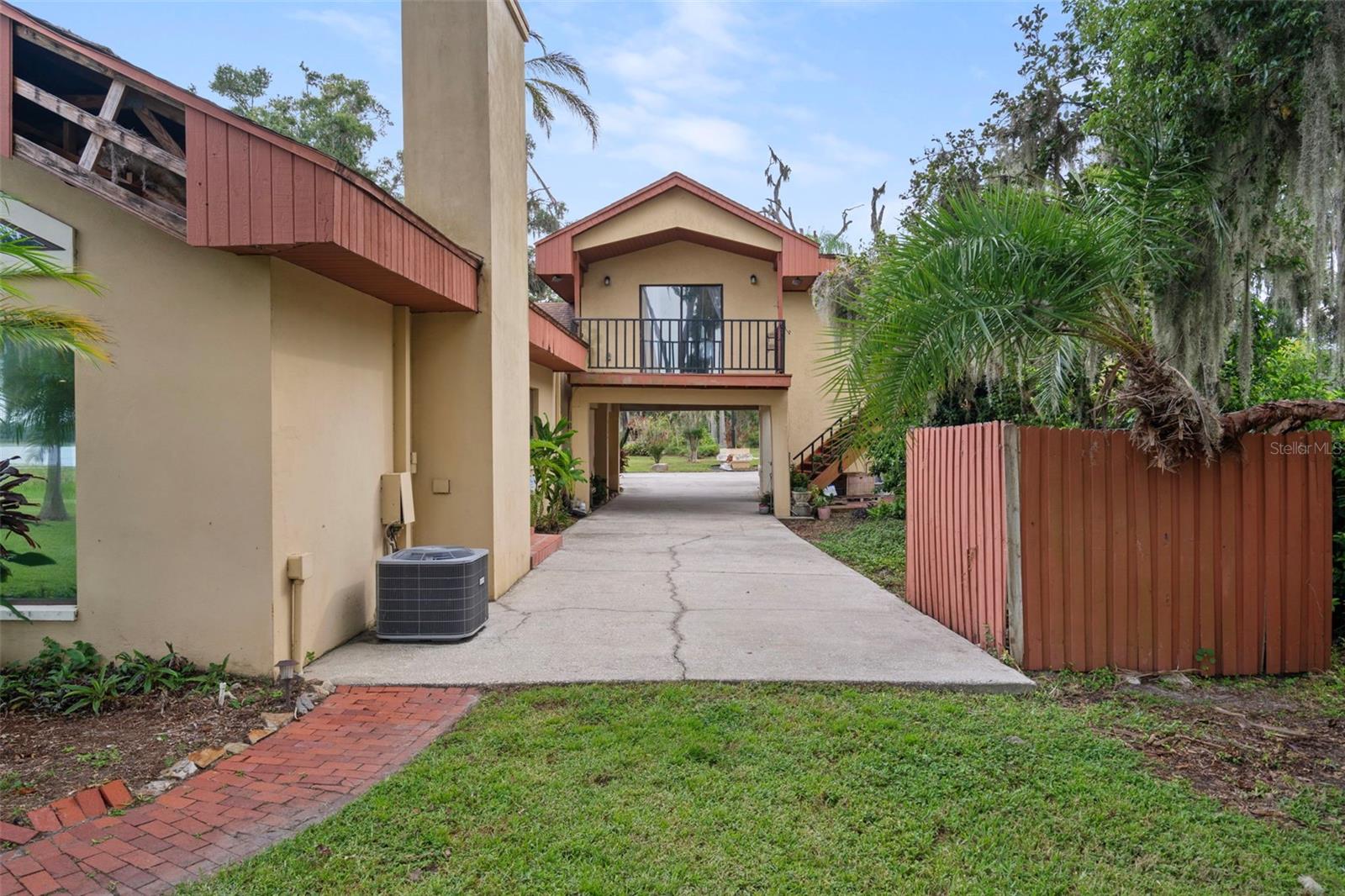 Listing photo id 63 for 228 Lakeside Drive