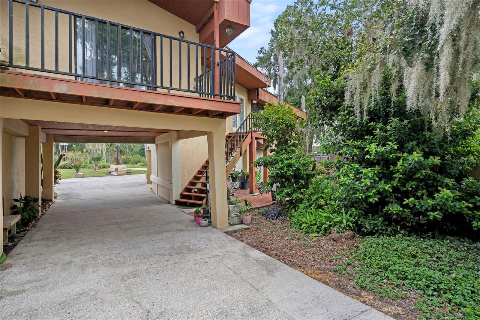 Listing photo id 64 for 228 Lakeside Drive