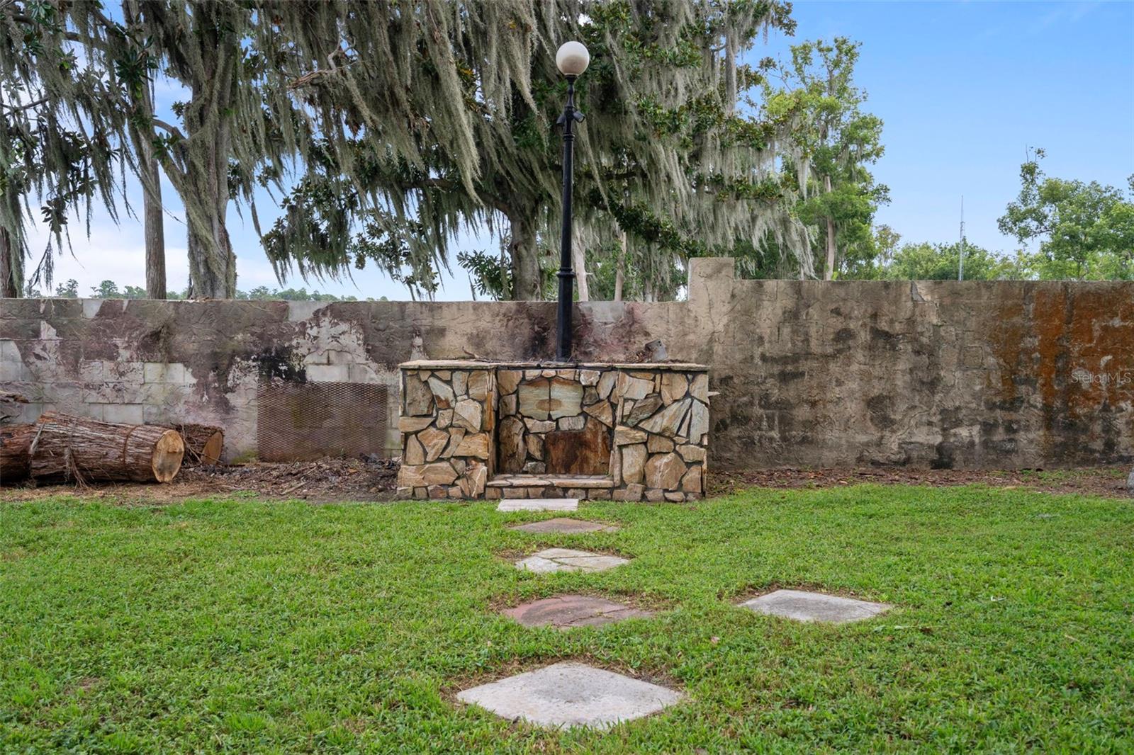 Listing photo id 68 for 228 Lakeside Drive
