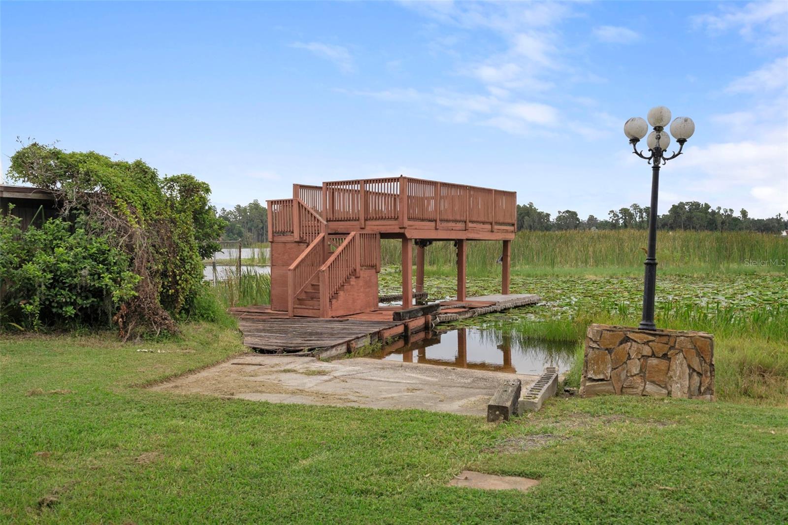 Listing photo id 69 for 228 Lakeside Drive
