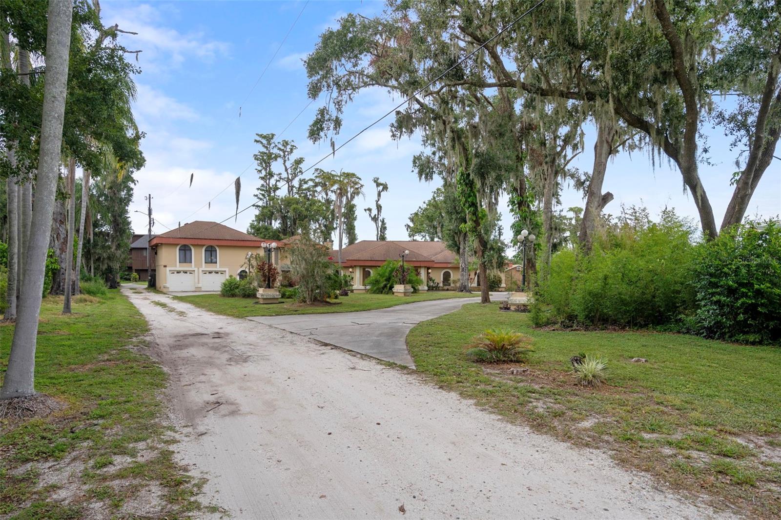 Listing photo id 77 for 228 Lakeside Drive