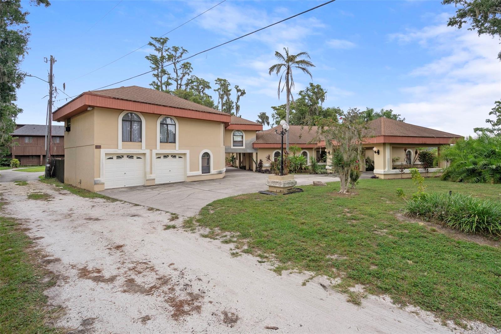 Listing photo id 6 for 228 Lakeside Drive
