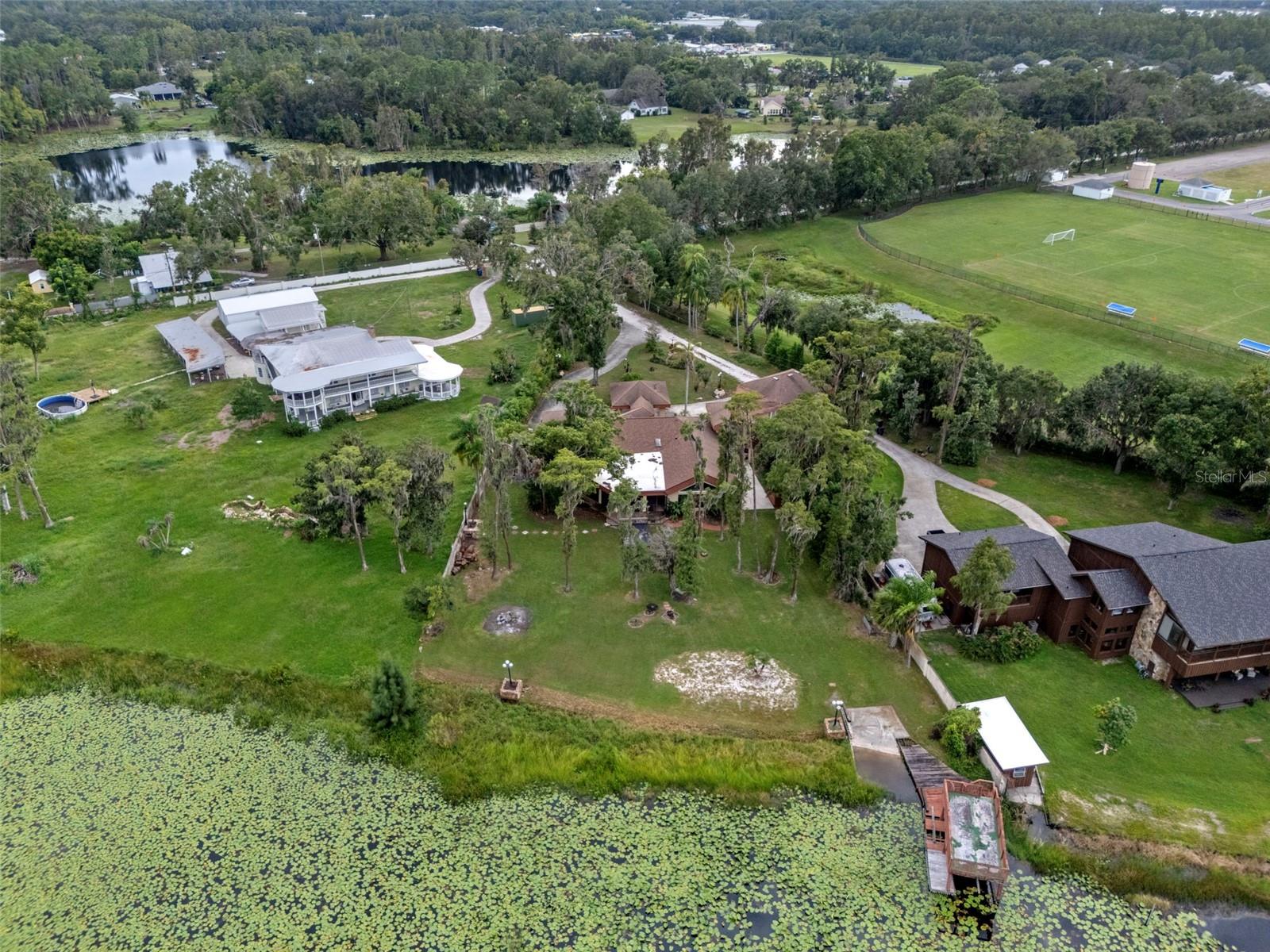 Listing photo id 84 for 228 Lakeside Drive
