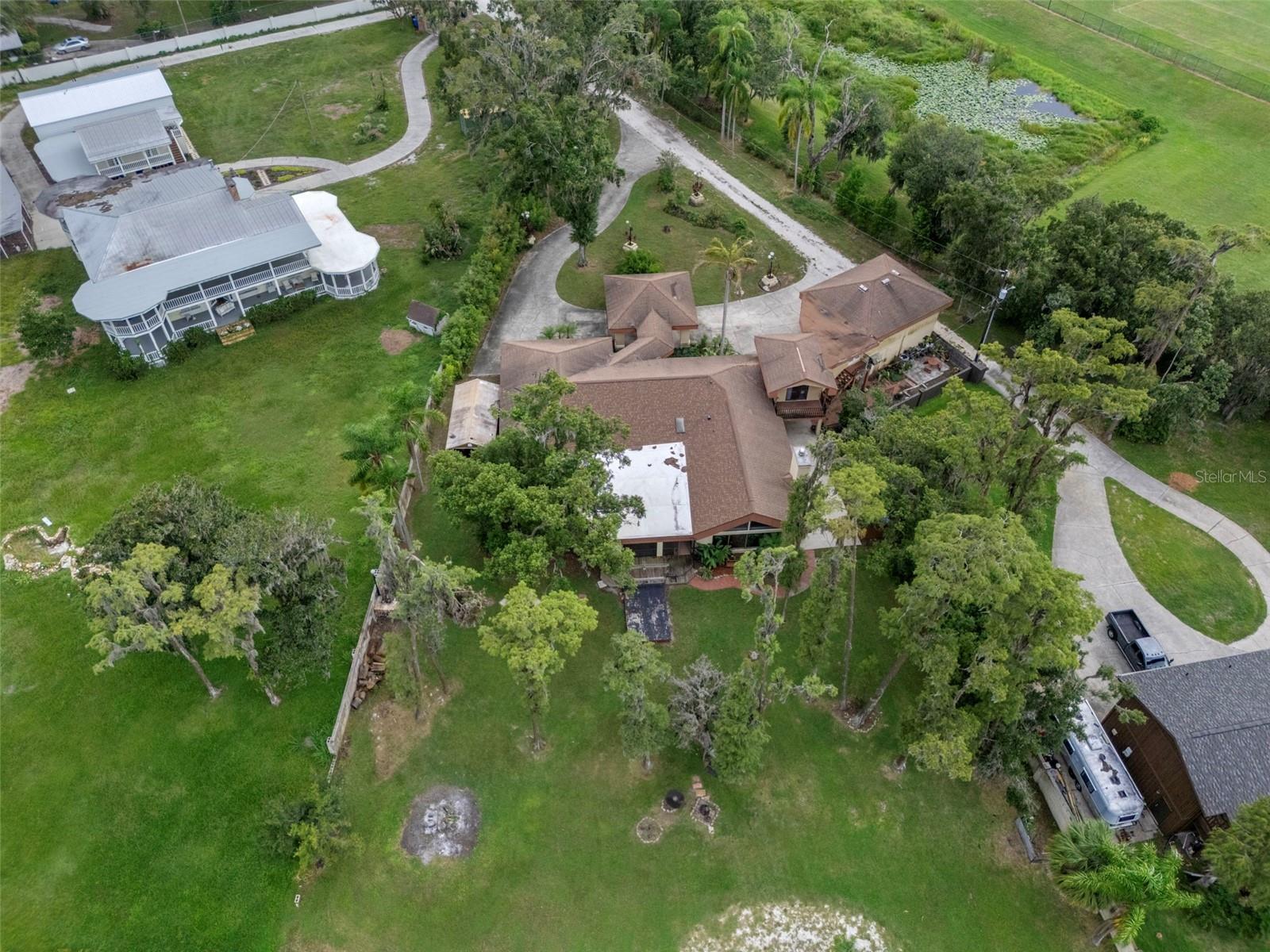 Listing photo id 85 for 228 Lakeside Drive