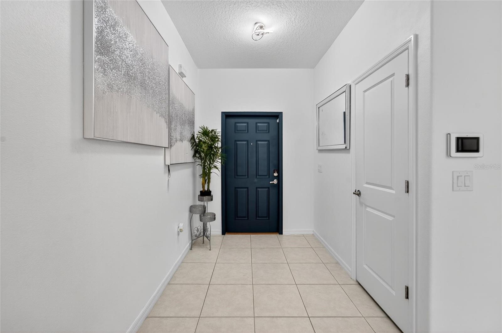 Image 11 of 52 For 14446 Editors Note Street