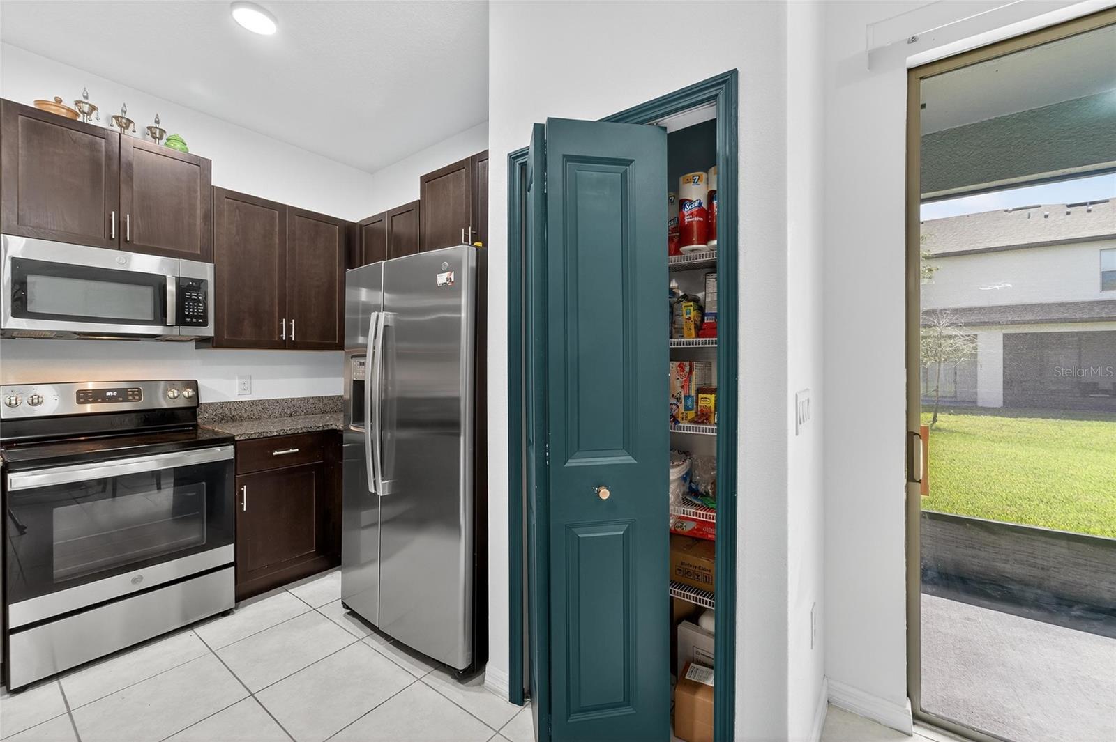 Image 18 of 52 For 14446 Editors Note Street