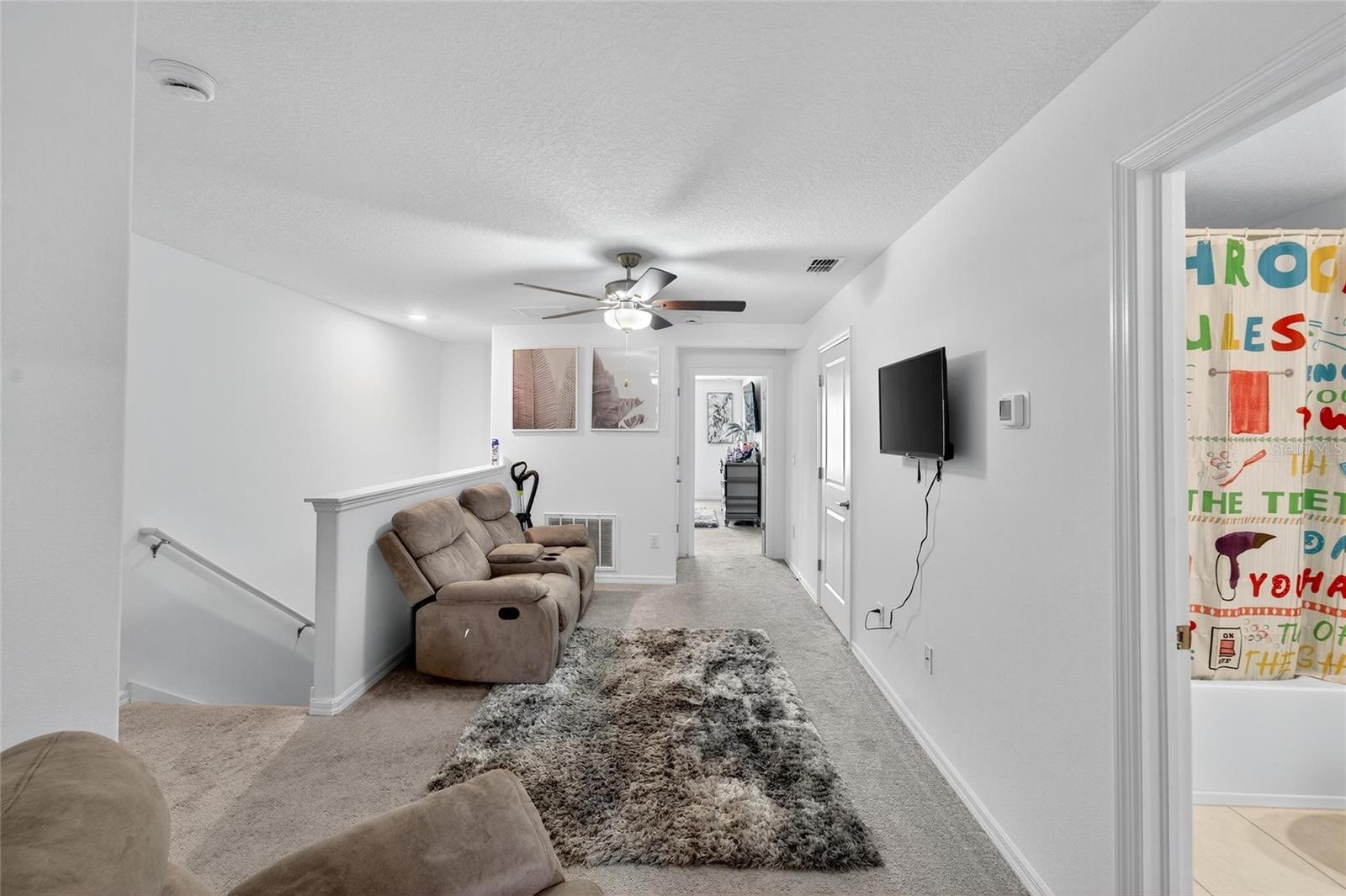 Image 33 of 52 For 14446 Editors Note Street