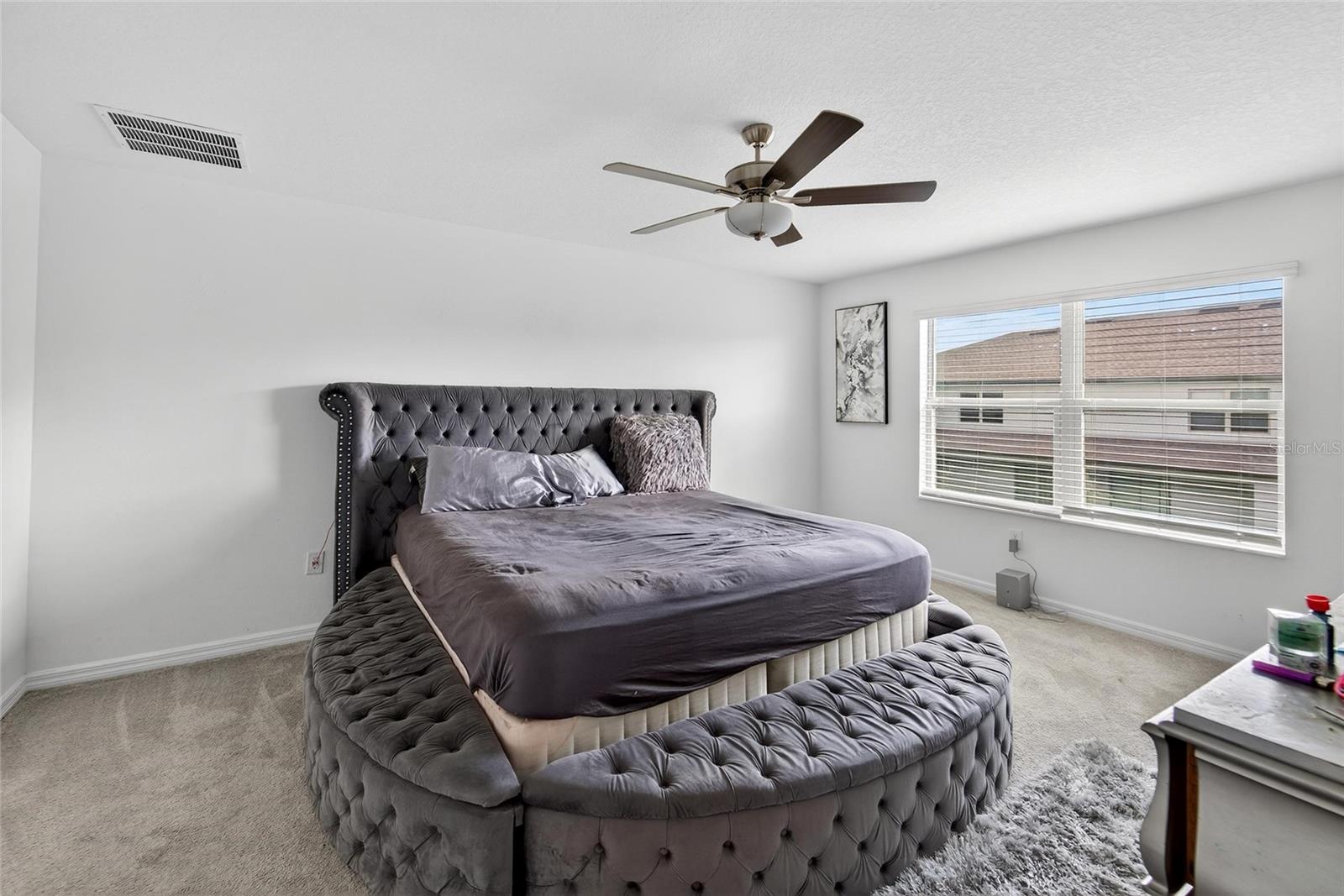 Image 34 of 52 For 14446 Editors Note Street