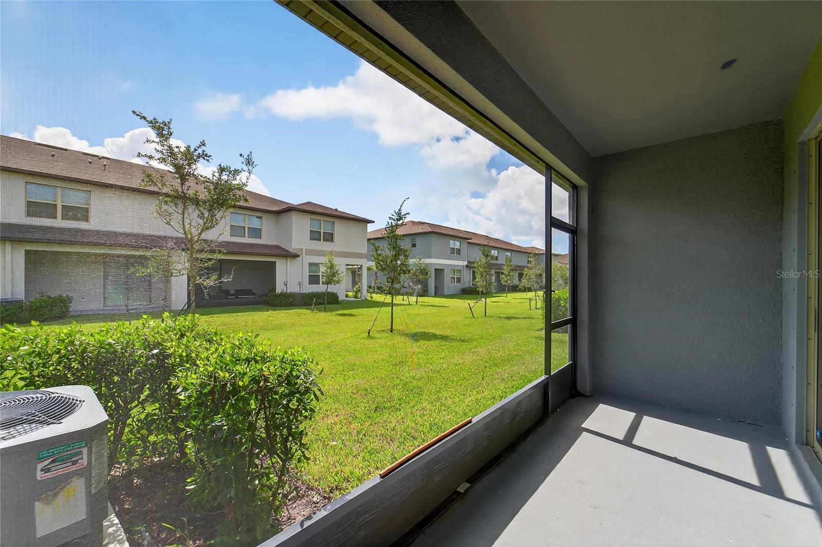 Image 43 of 52 For 14446 Editors Note Street