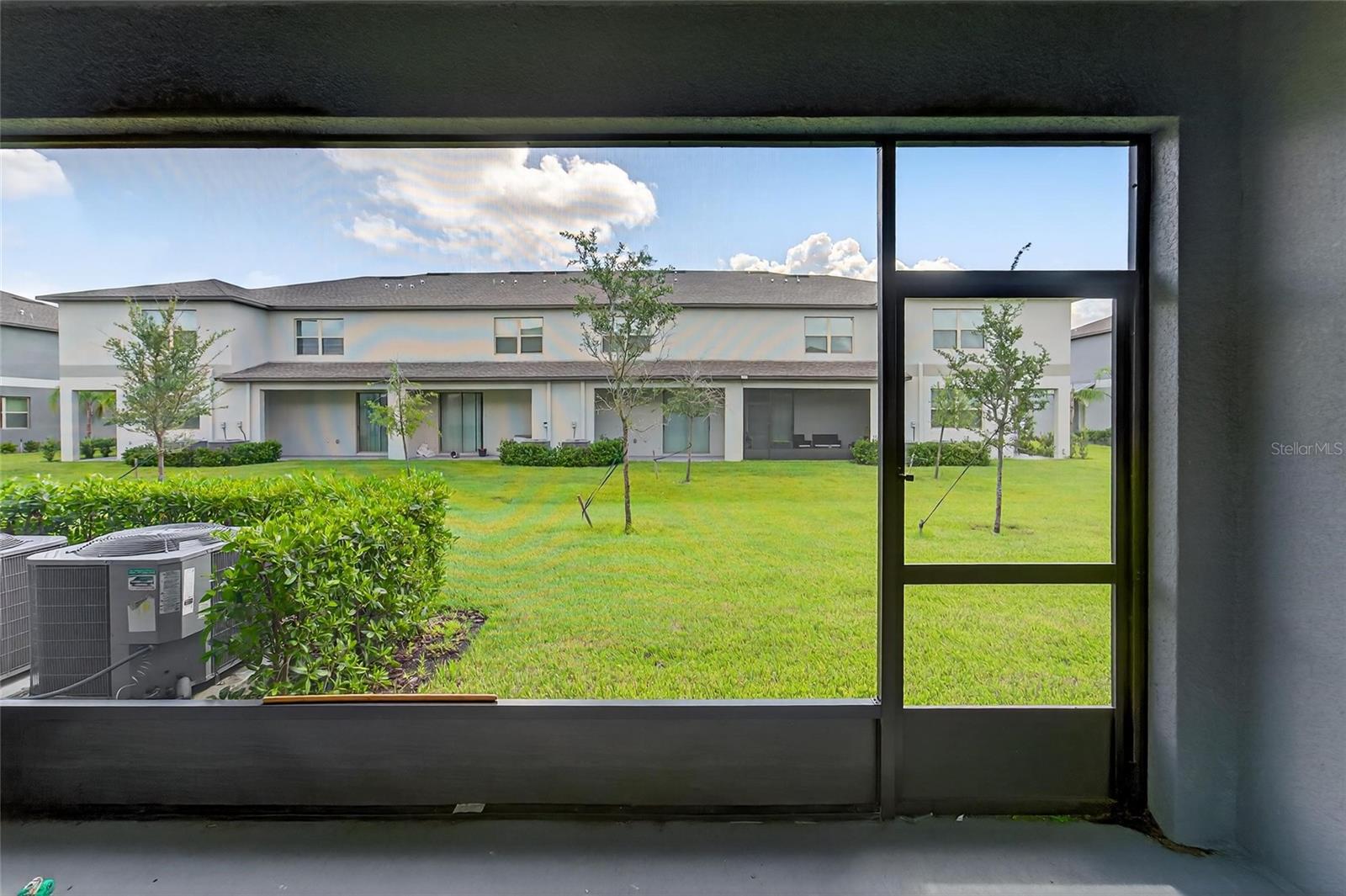 Image 44 of 52 For 14446 Editors Note Street