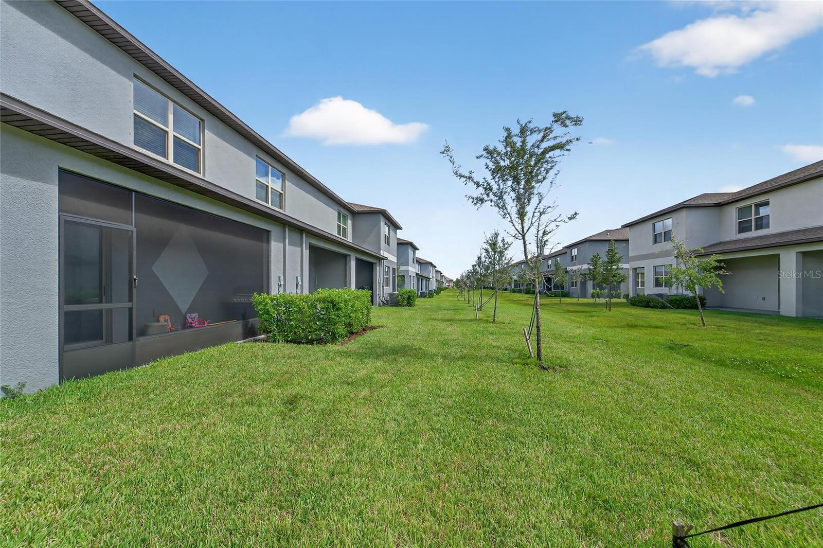 Image 47 of 52 For 14446 Editors Note Street