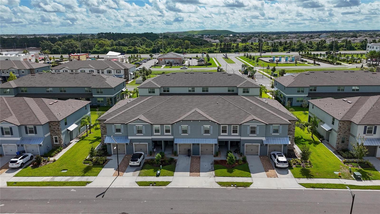 Image 5 of 52 For 14446 Editors Note Street