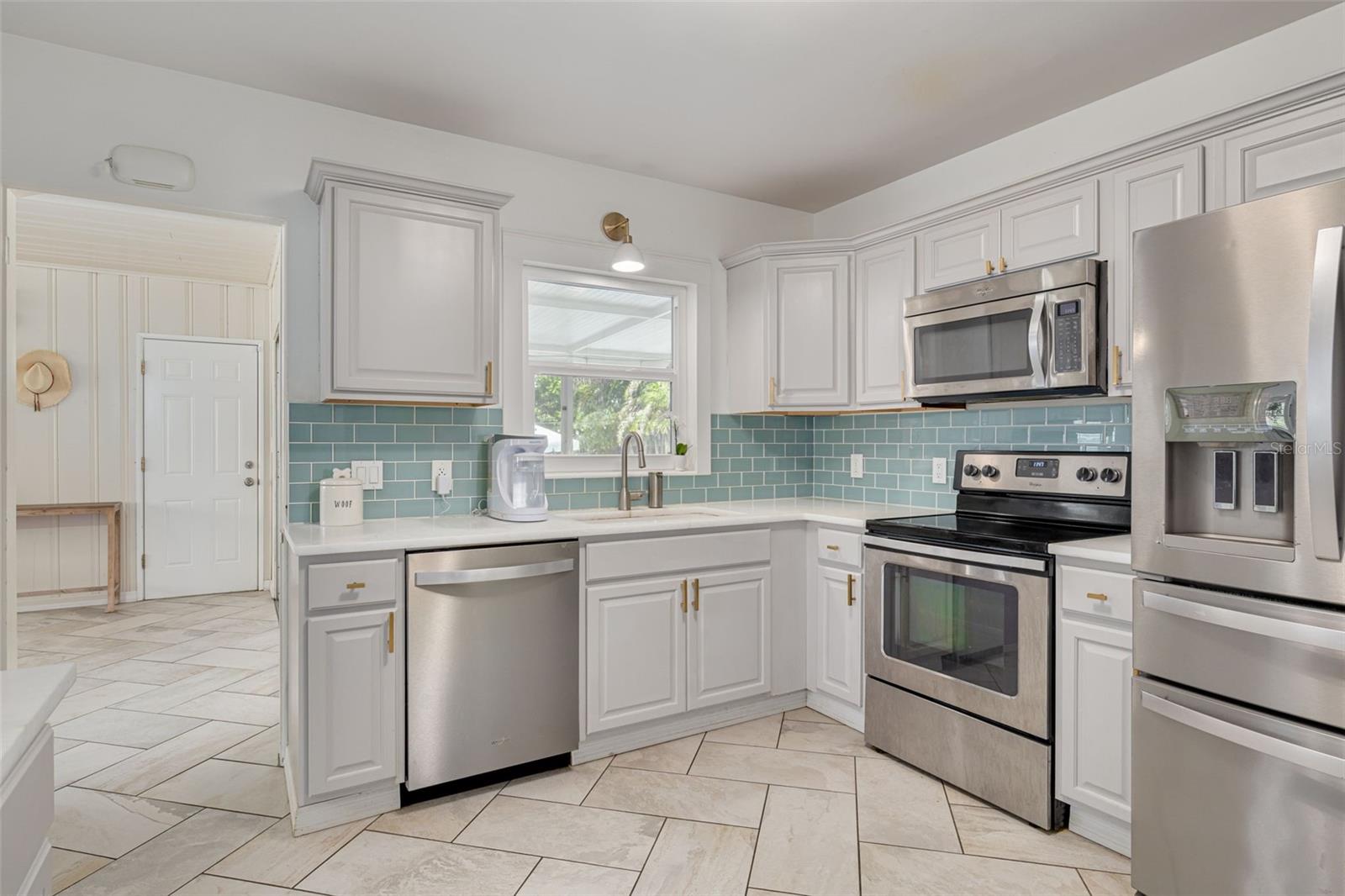 Image 12 of 39 For 2400 9th Avenue N