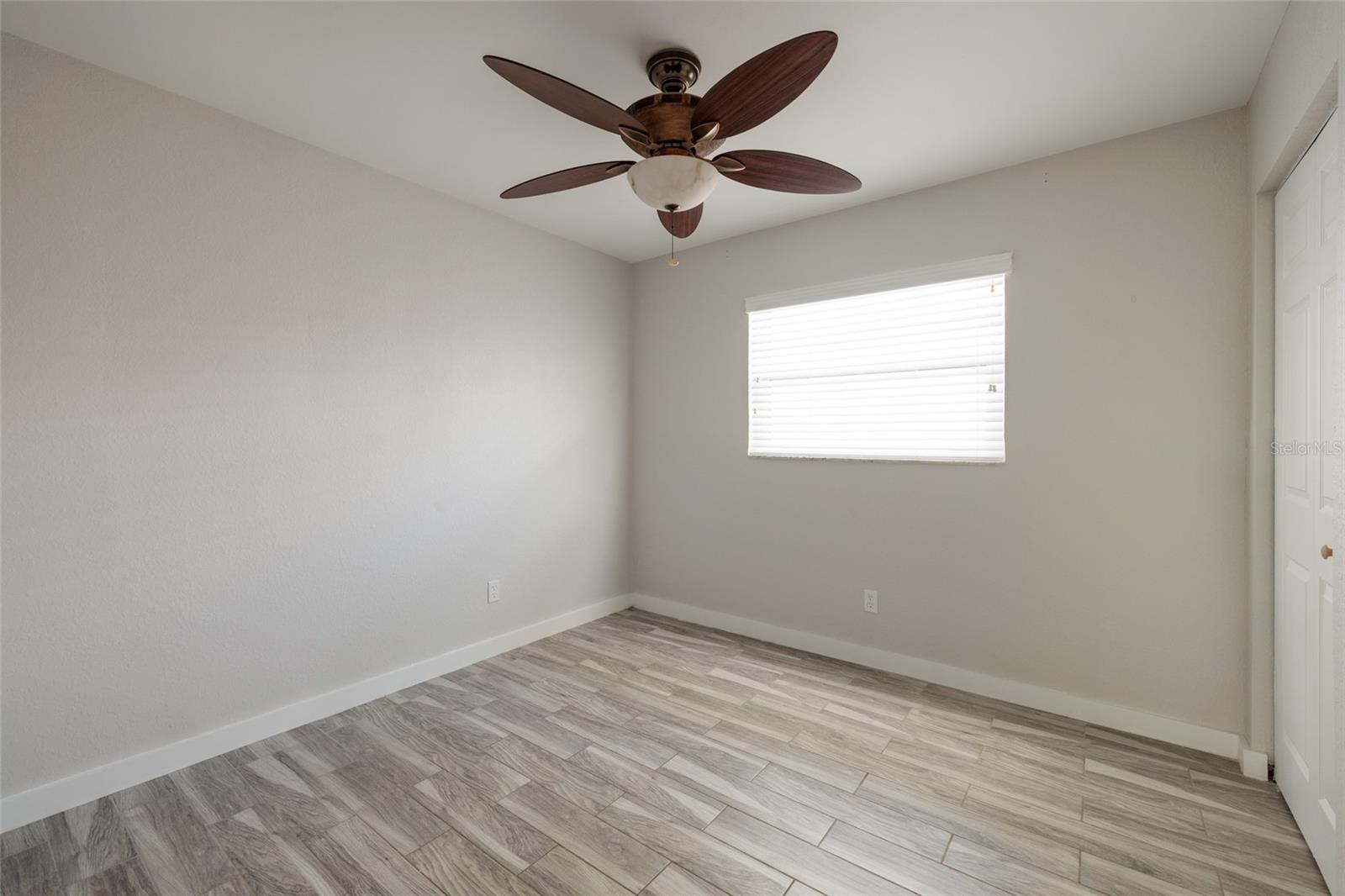 Image 13 of 30 For 4342 14th Way Ne
