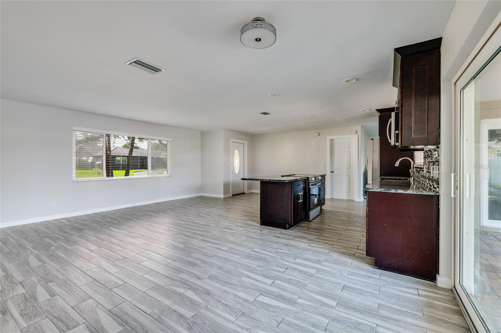 Image 9 of 30 For 4342 14th Way Ne
