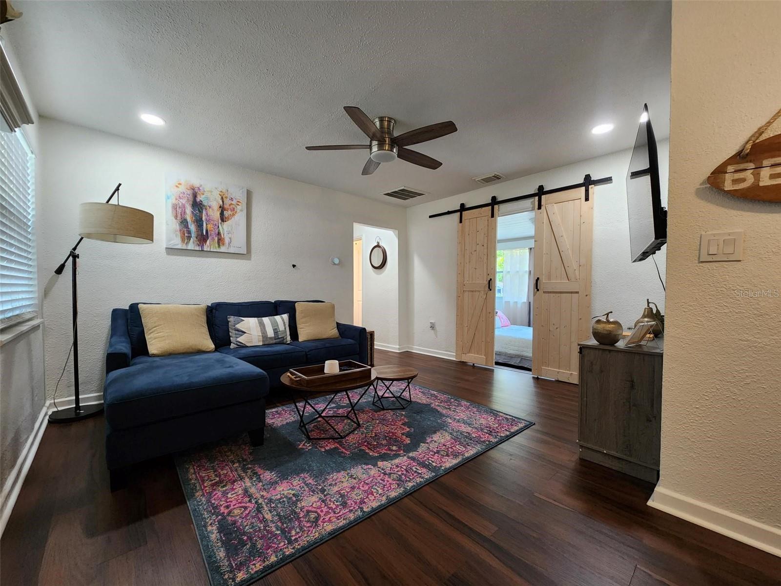 Image 3 of 15 For 618 S Crest Ave