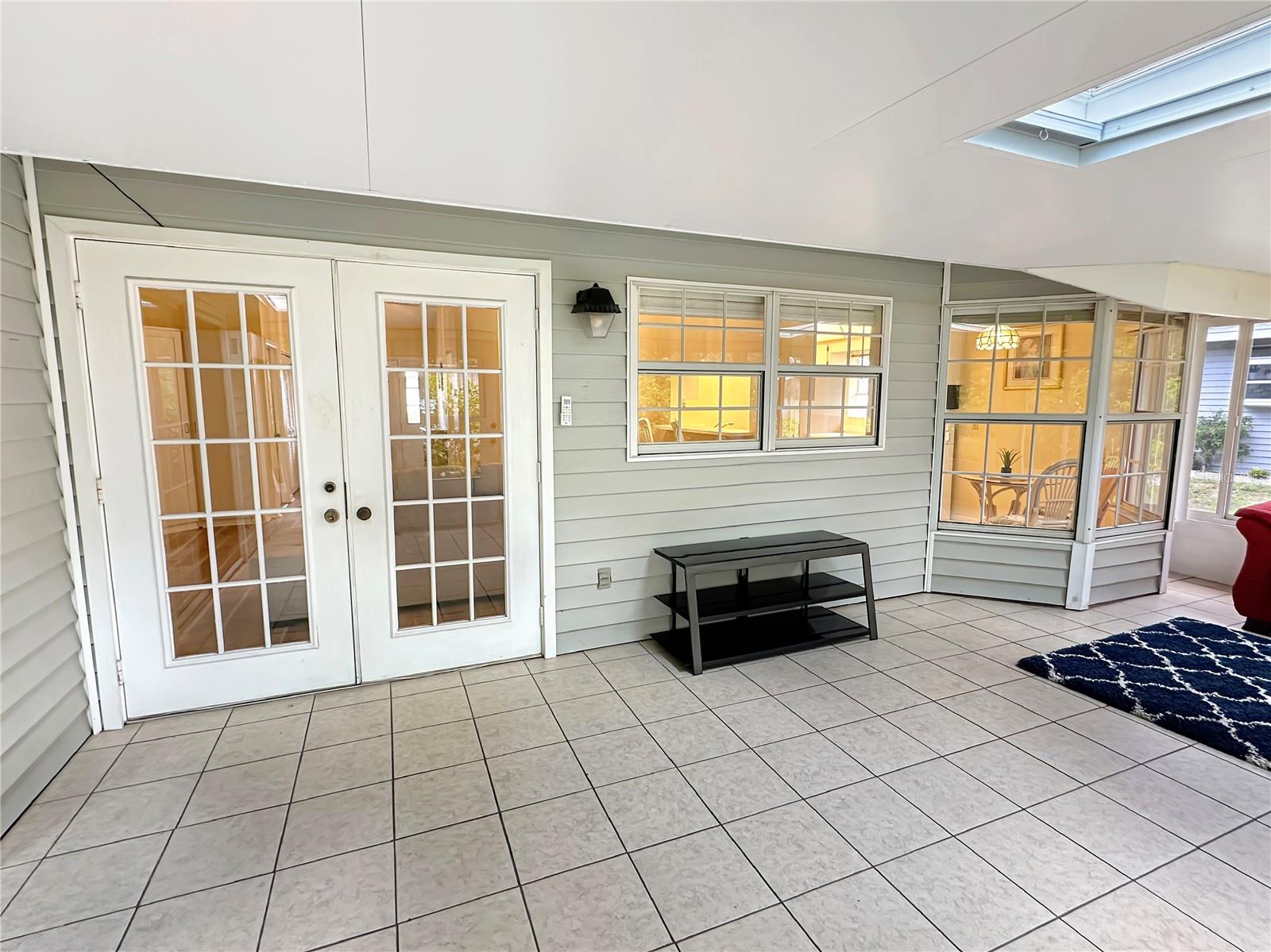 Image 21 of 54 For 11722 Currie Lane C3