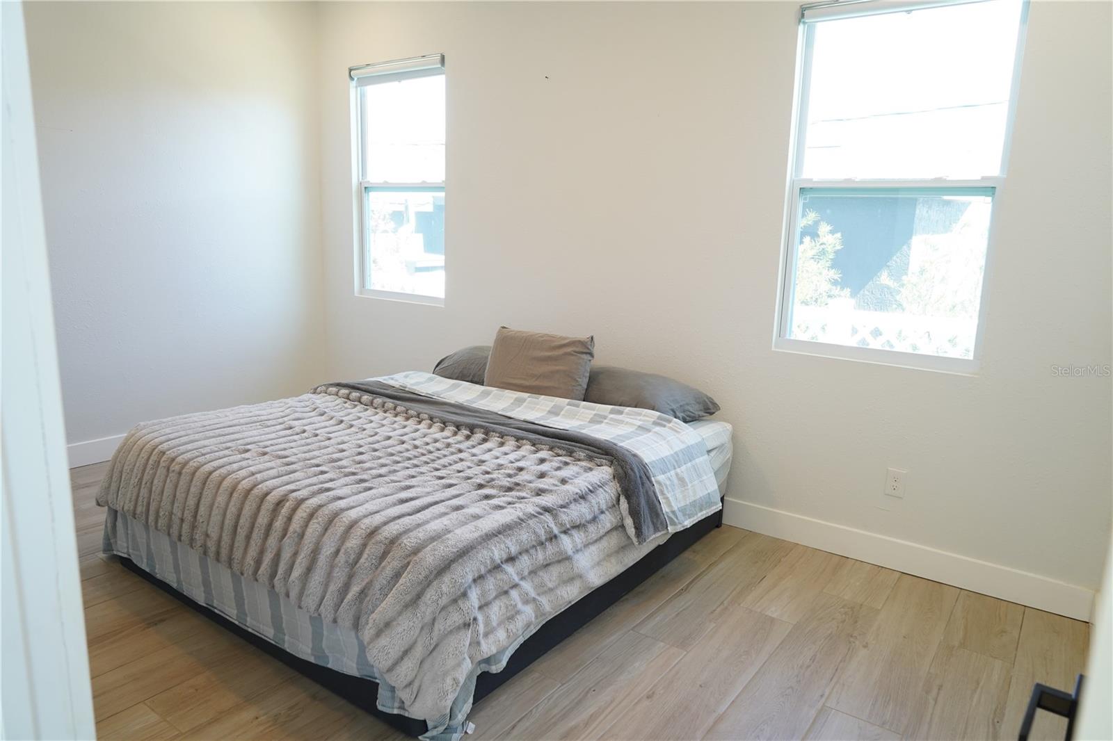 Image 7 of 38 For 1040 48th Avenue N