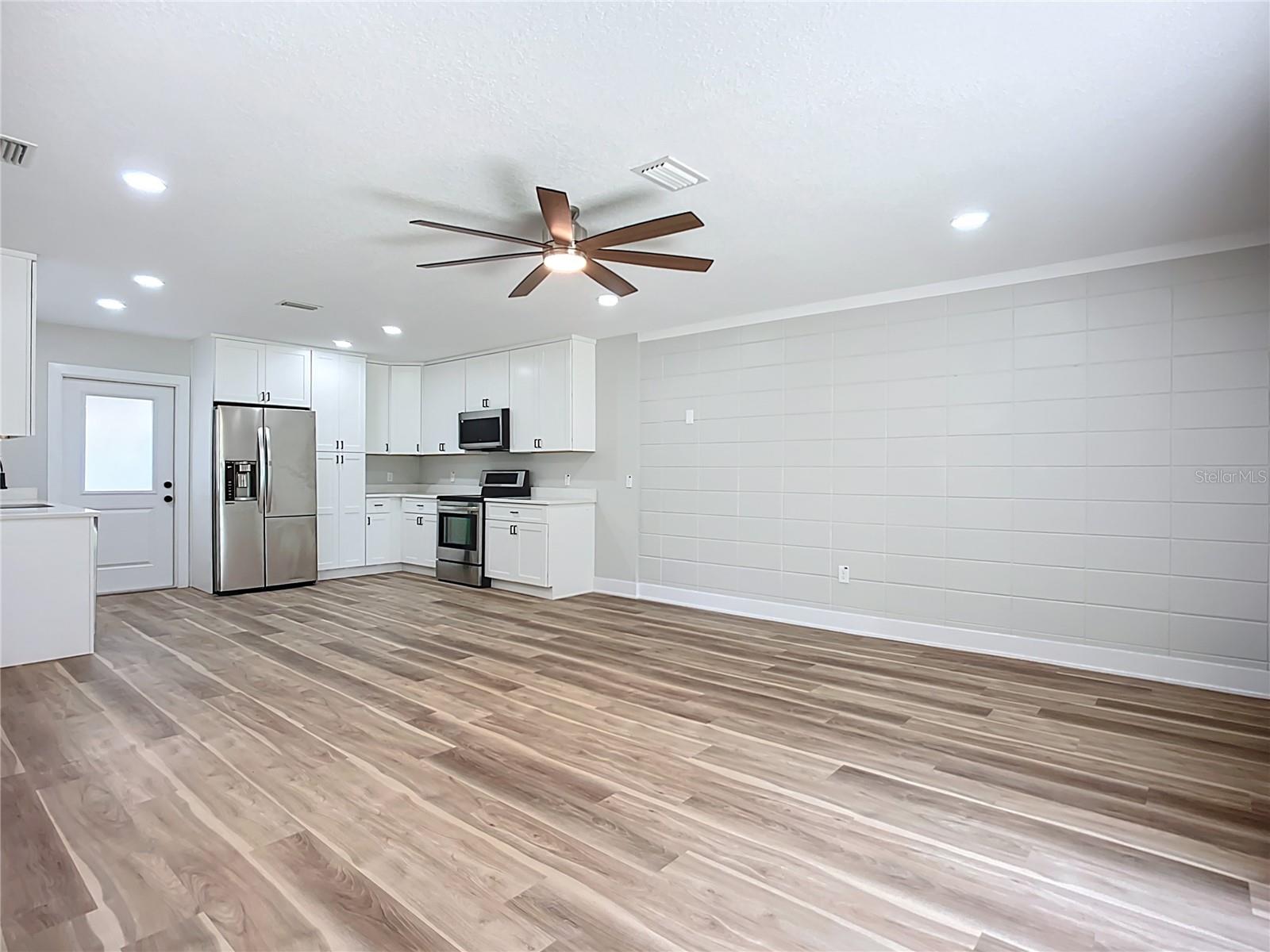 Image 11 of 27 For 1305 Eagle View Drive
