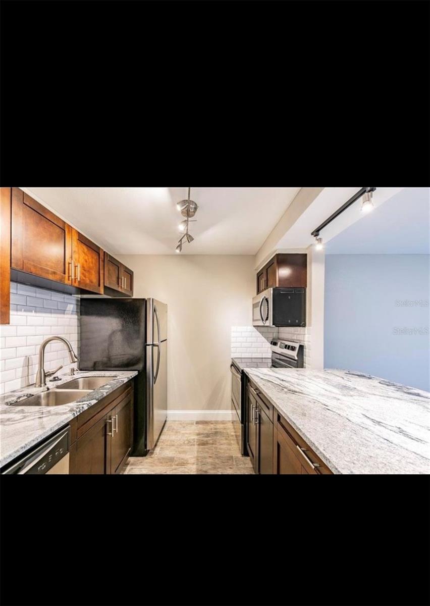 Image 2 of 12 For 3909 Cleveland Street 118