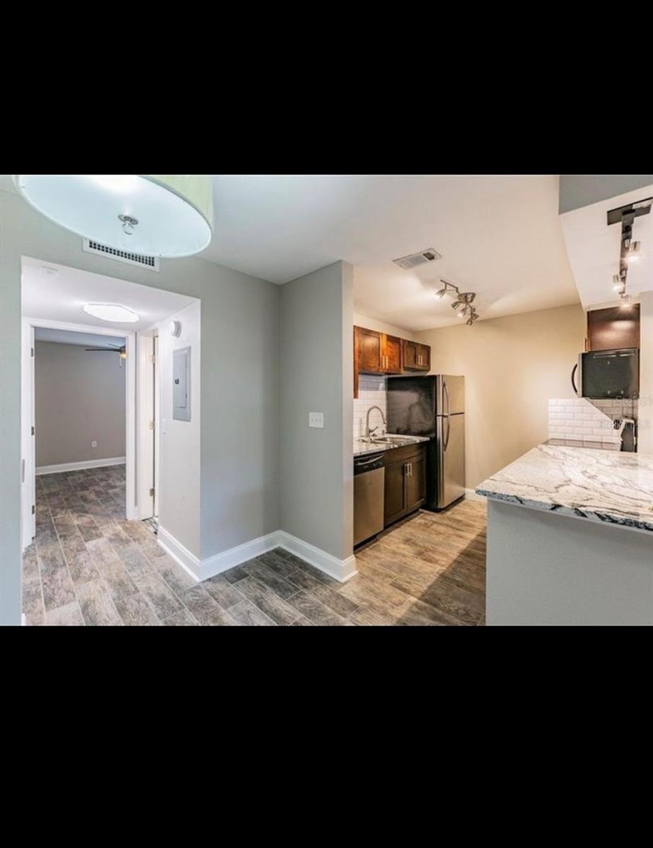 Image 4 of 12 For 3909 Cleveland Street 118