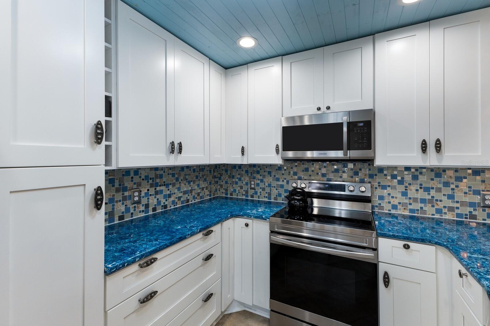 Image 10 of 46 For 6250 Holmes Boulevard 71