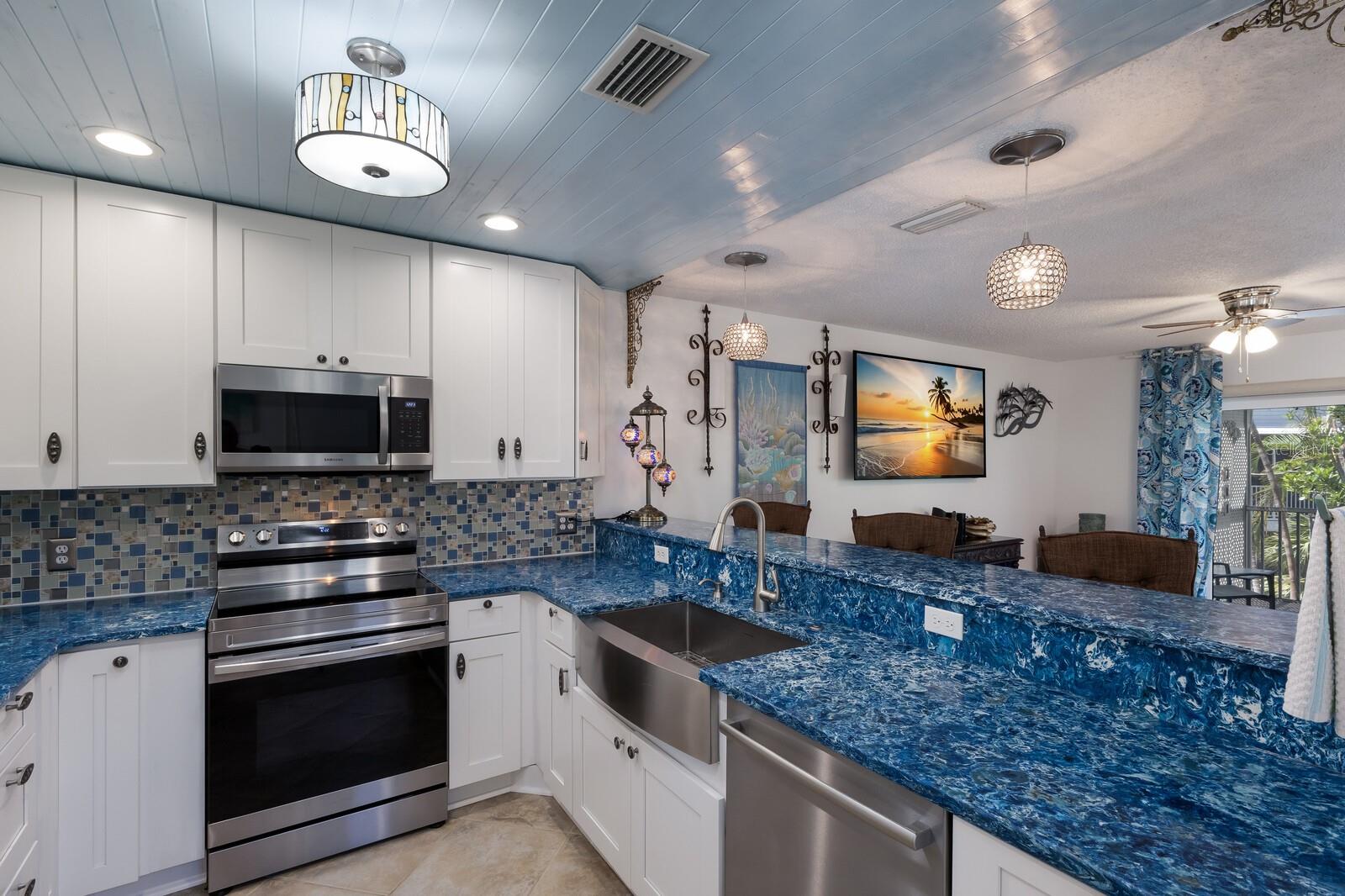 Image 11 of 46 For 6250 Holmes Boulevard 71