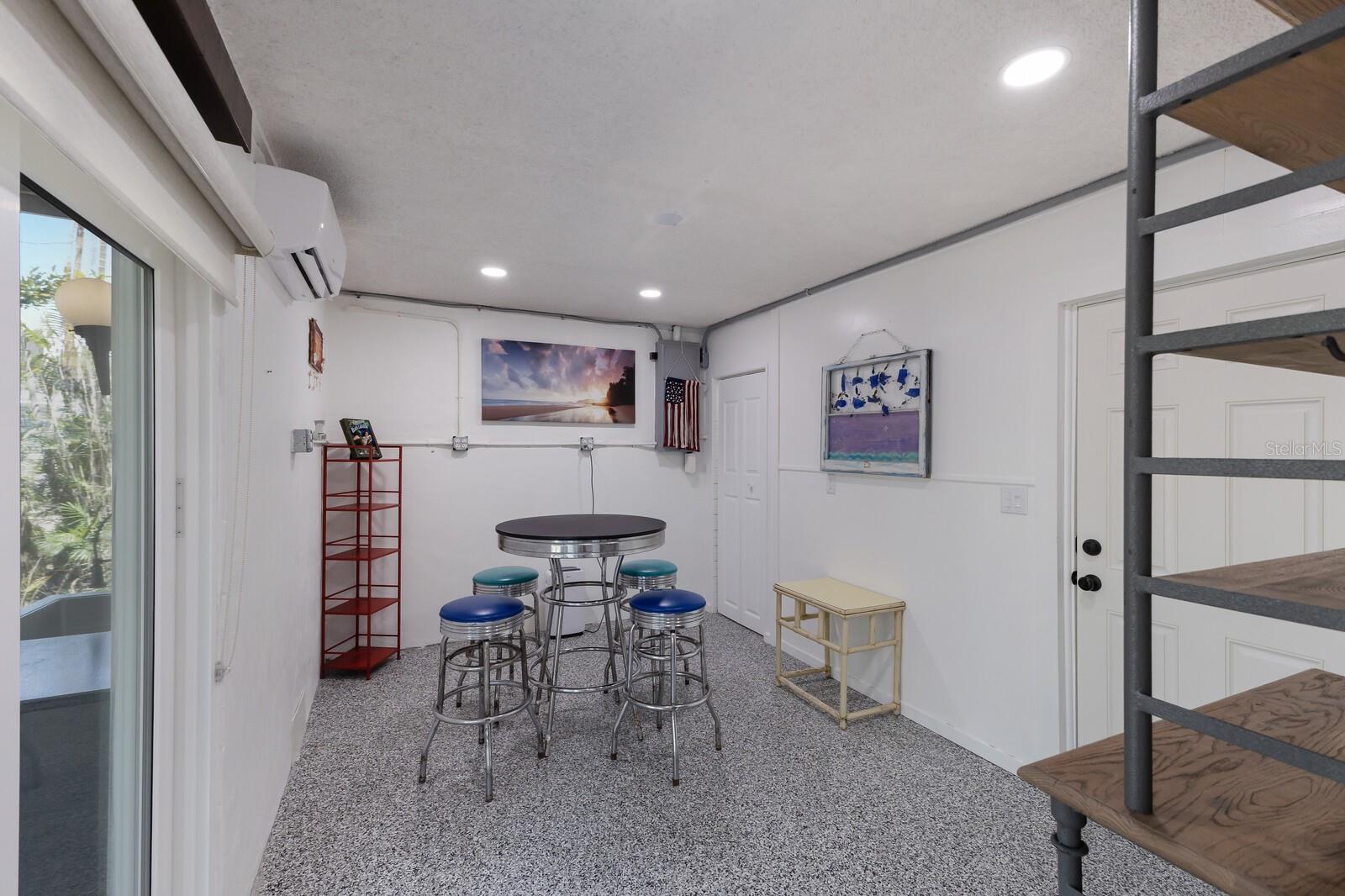 Image 39 of 46 For 6250 Holmes Boulevard 71