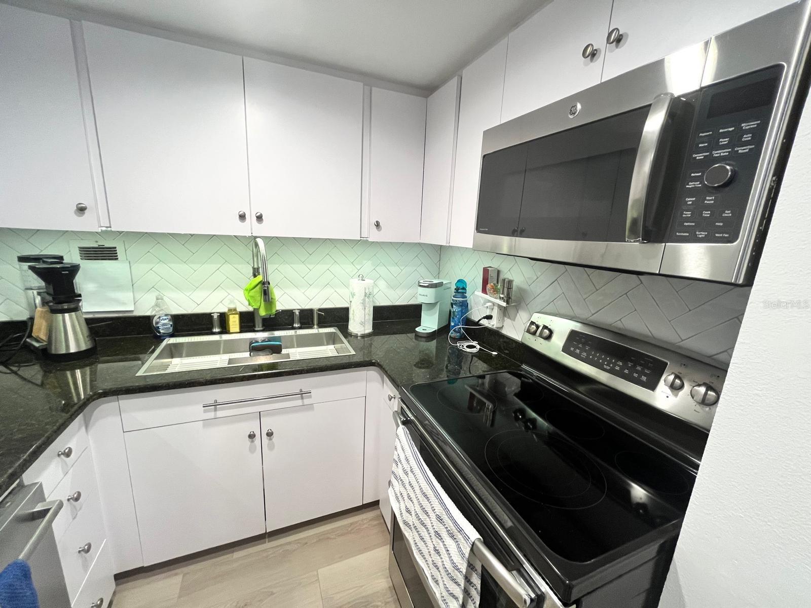 Image 13 of 50 For 880 Mandalay Avenue S904