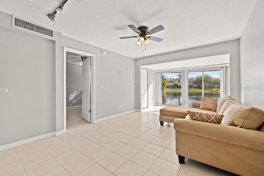 Image 2 of 15 For 10423 Carrollbrook Circle 102