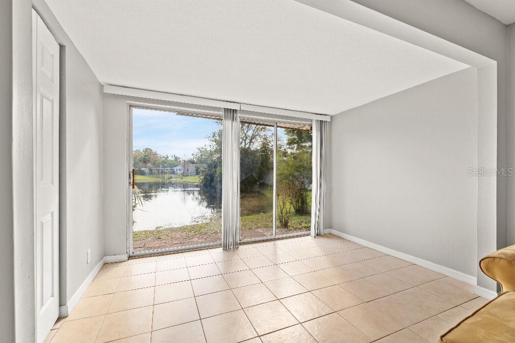 Image 3 of 15 For 10423 Carrollbrook Circle 102
