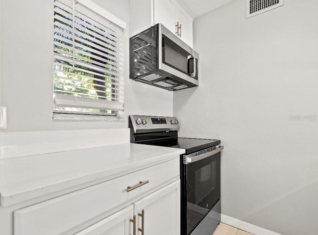 Image 9 of 15 For 10423 Carrollbrook Circle 102