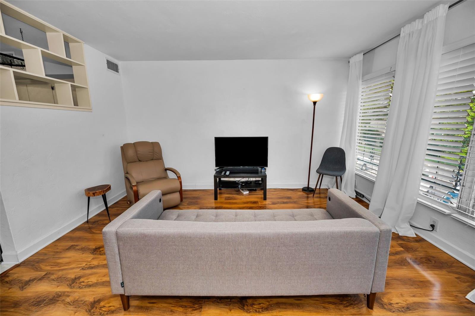 Image 13 of 57 For 5664 40th Terrace N 430