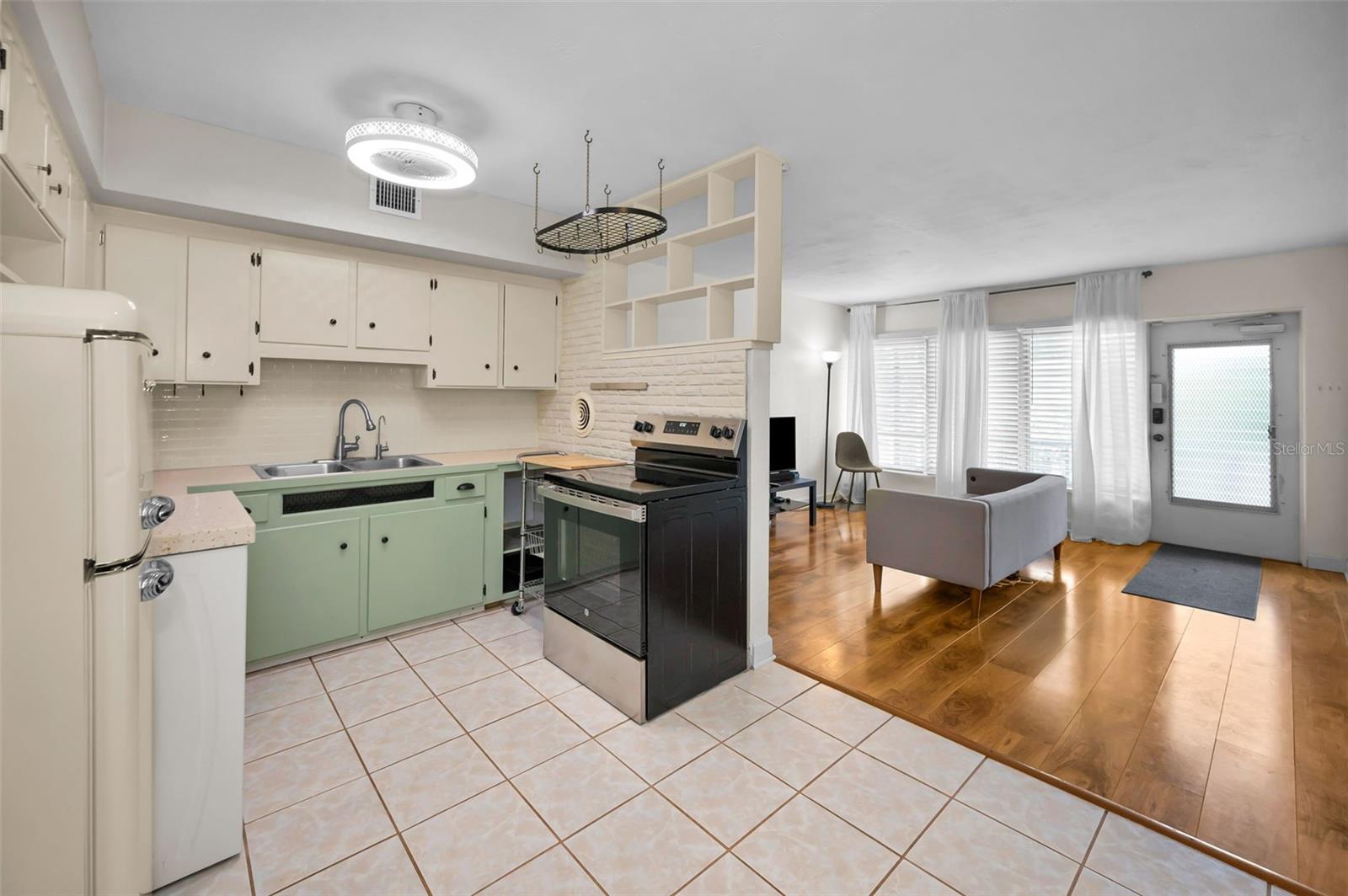 Image 19 of 57 For 5664 40th Terrace N 430