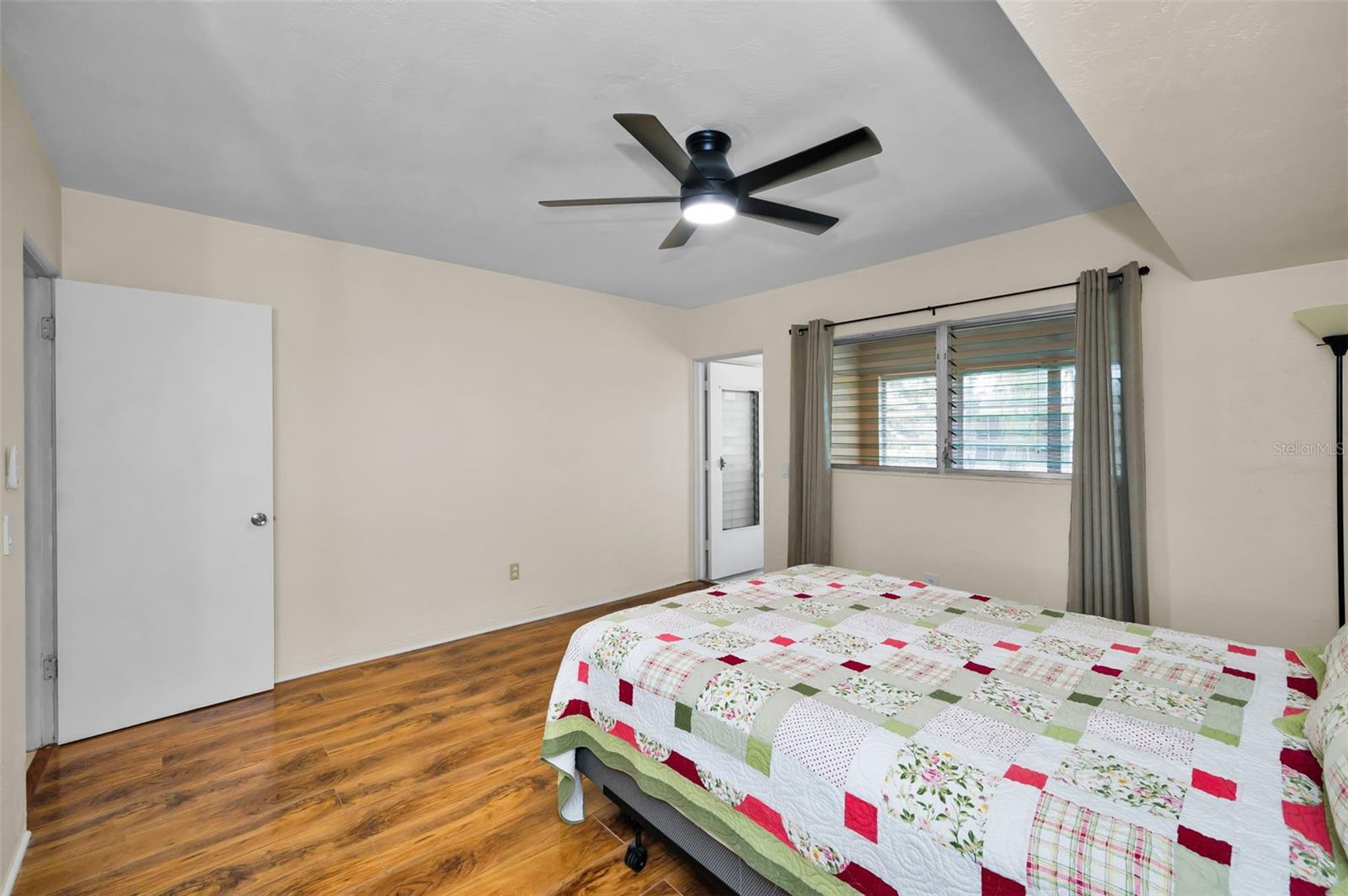 Image 23 of 57 For 5664 40th Terrace N 430