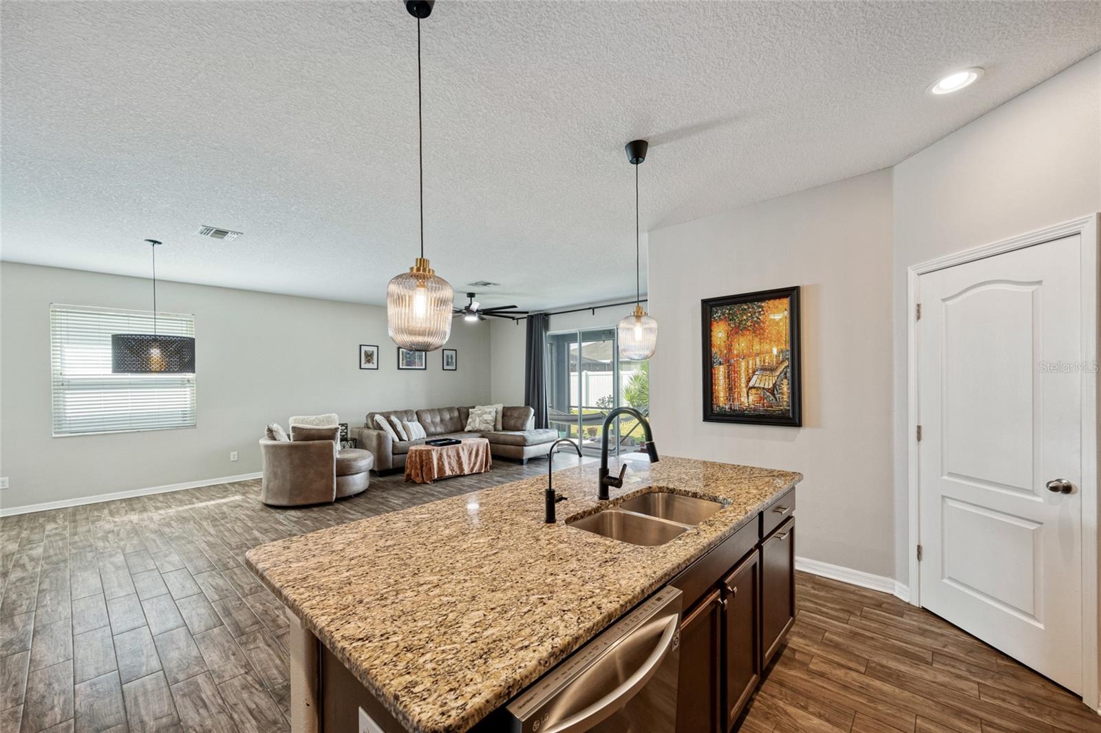 Image 12 of 39 For 523 19th Street Nw