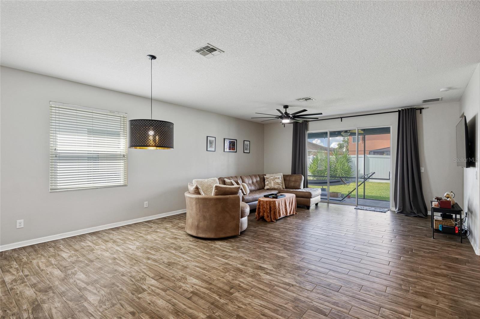 Image 7 of 39 For 523 19th Street Nw