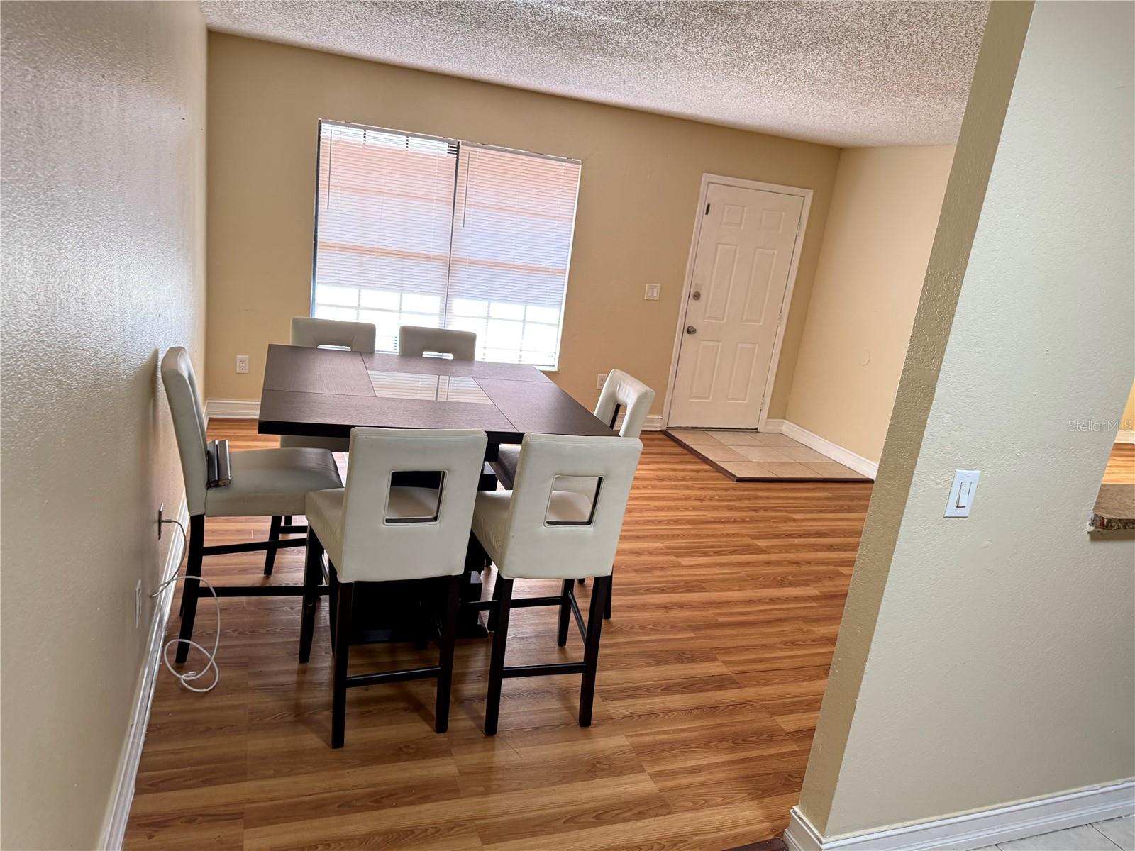 Listing photo id 11 for 21026 Voyager Boulevard 6