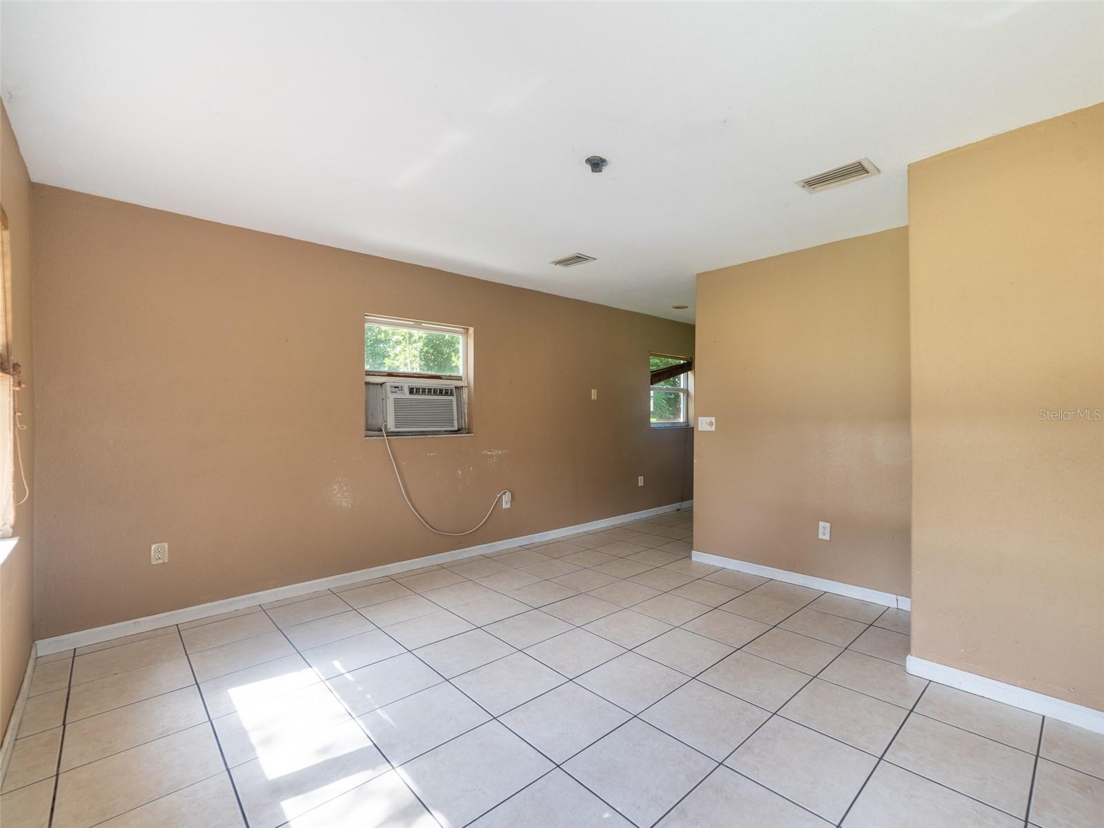 Image 6 of 16 For 335 Gardenia Road