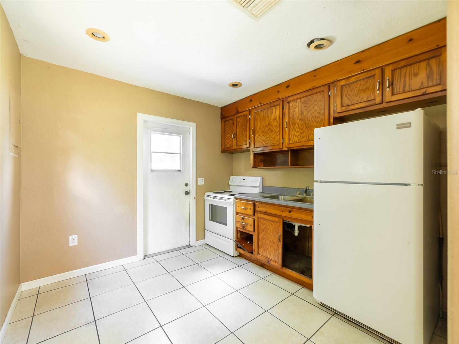 Image 8 of 16 For 335 Gardenia Road