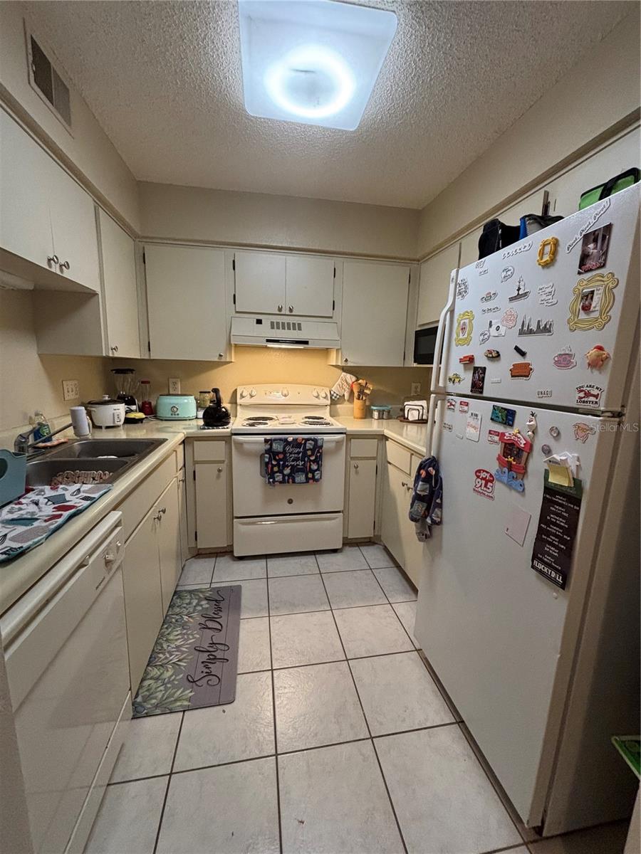Image 12 of 12 For 2690 Coral Landings Boulevard 127