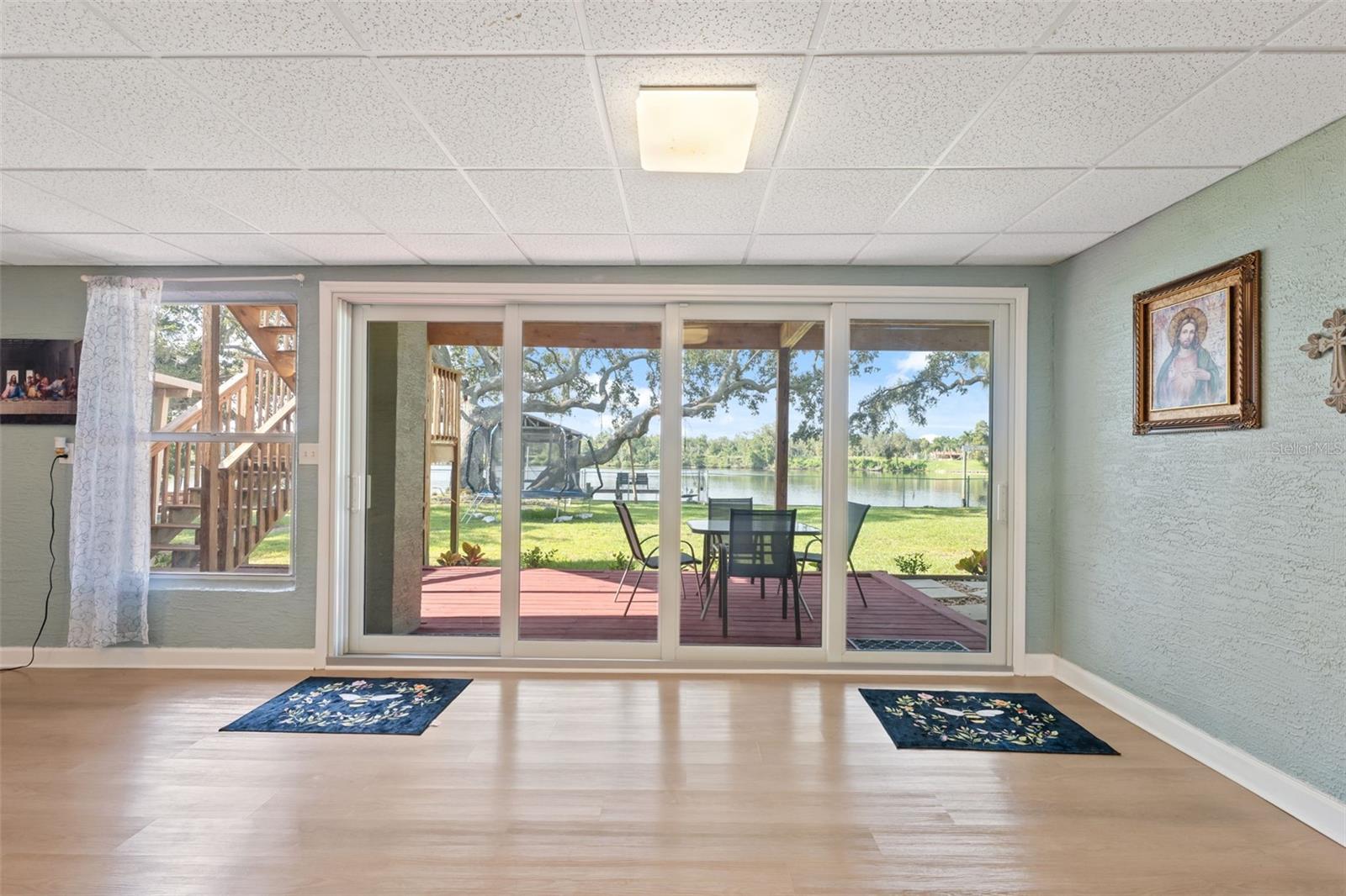 Listing photo id 8 for 9211 River Cove Drive