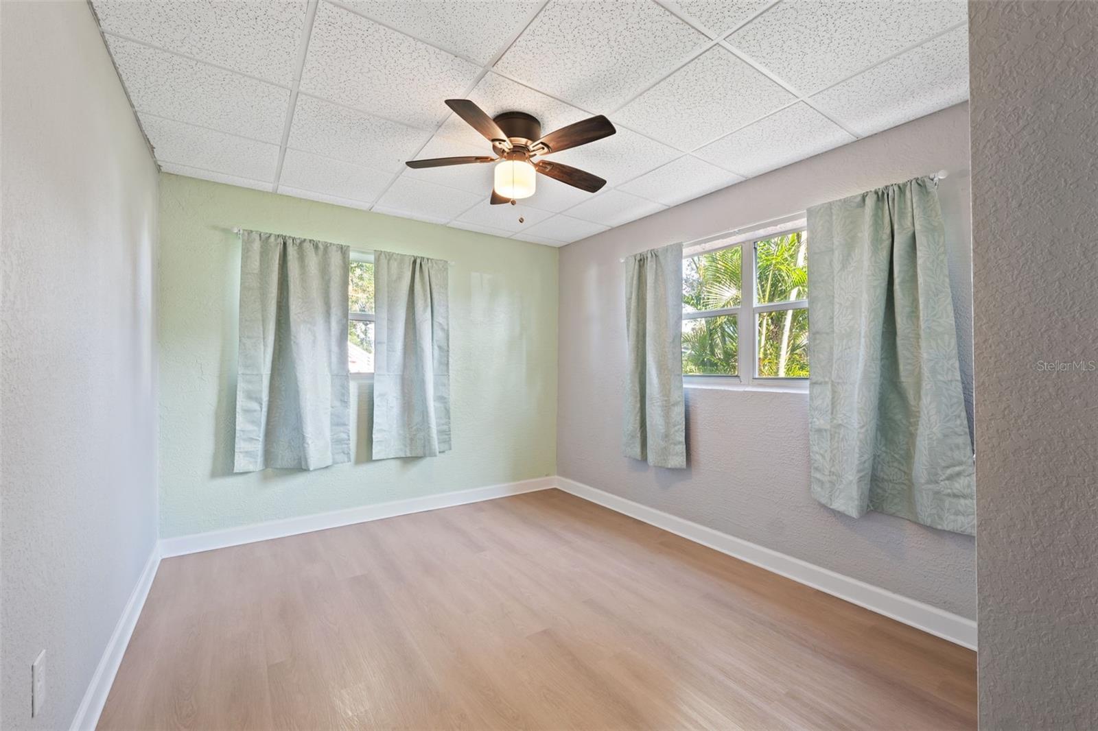 Listing photo id 9 for 9211 River Cove Drive