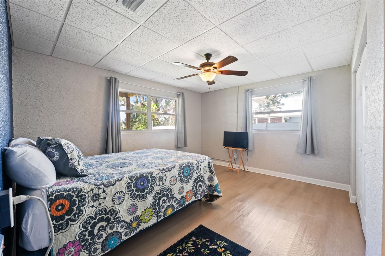Listing photo id 12 for 9211 River Cove Drive
