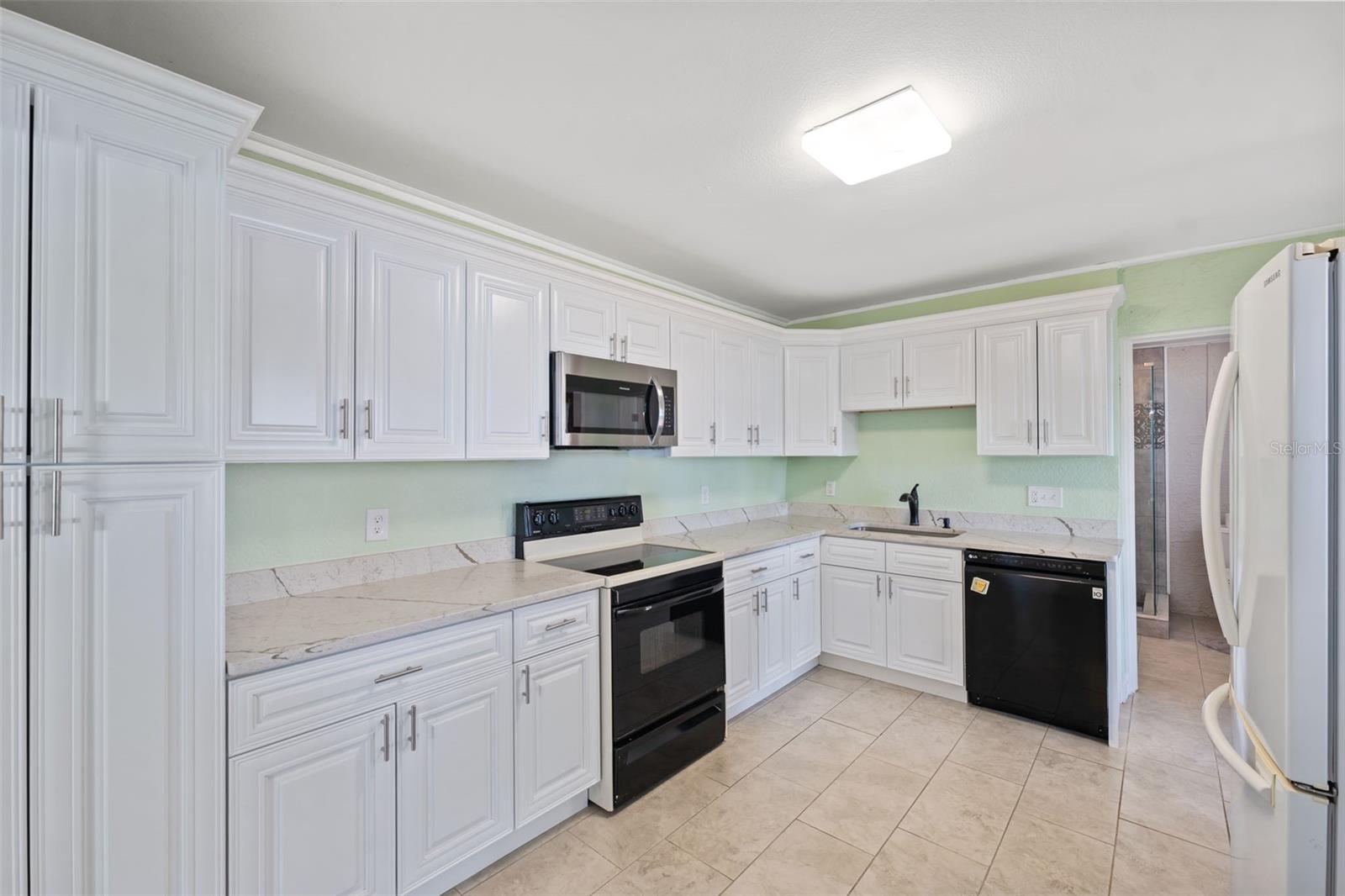 Listing photo id 16 for 9211 River Cove Drive