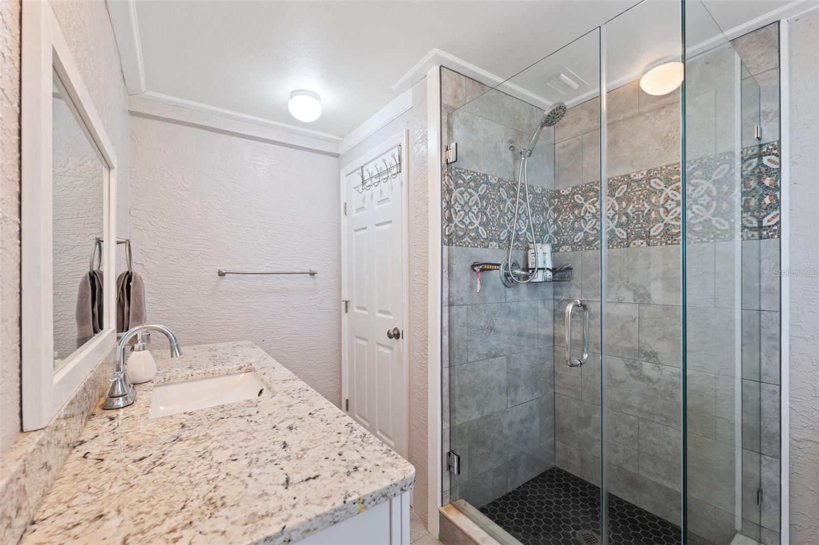 Listing photo id 17 for 9211 River Cove Drive
