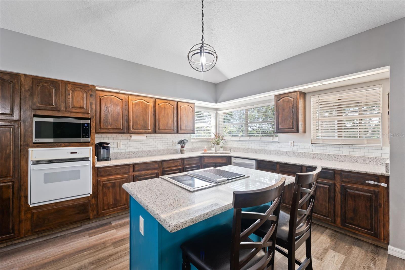 Listing photo id 25 for 9211 River Cove Drive