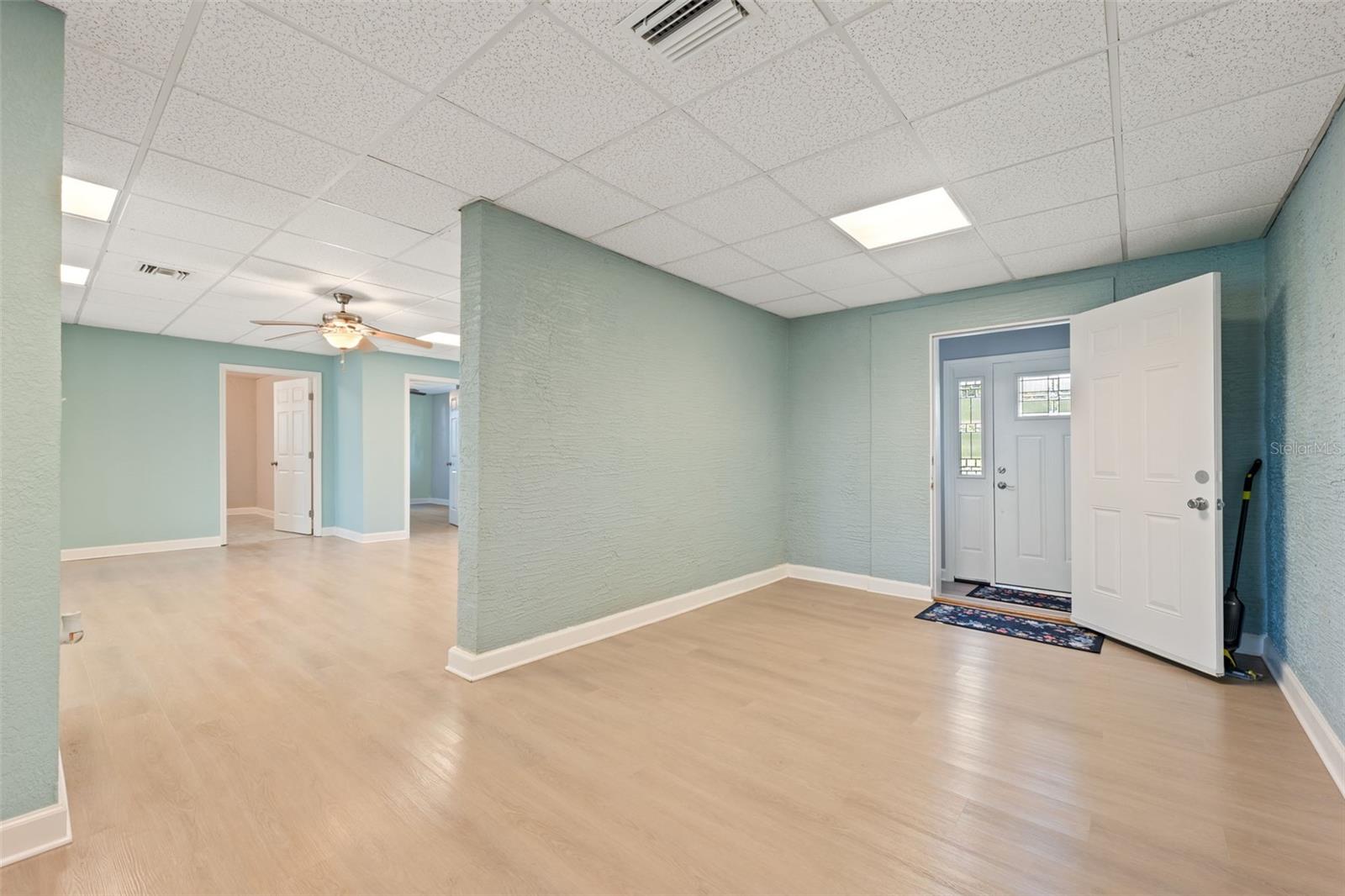Listing photo id 1 for 9211 River Cove Drive