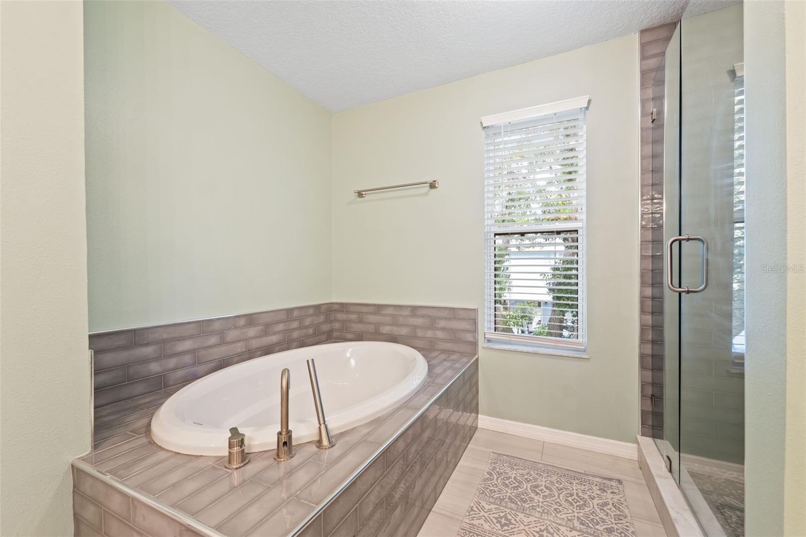 Listing photo id 33 for 9211 River Cove Drive