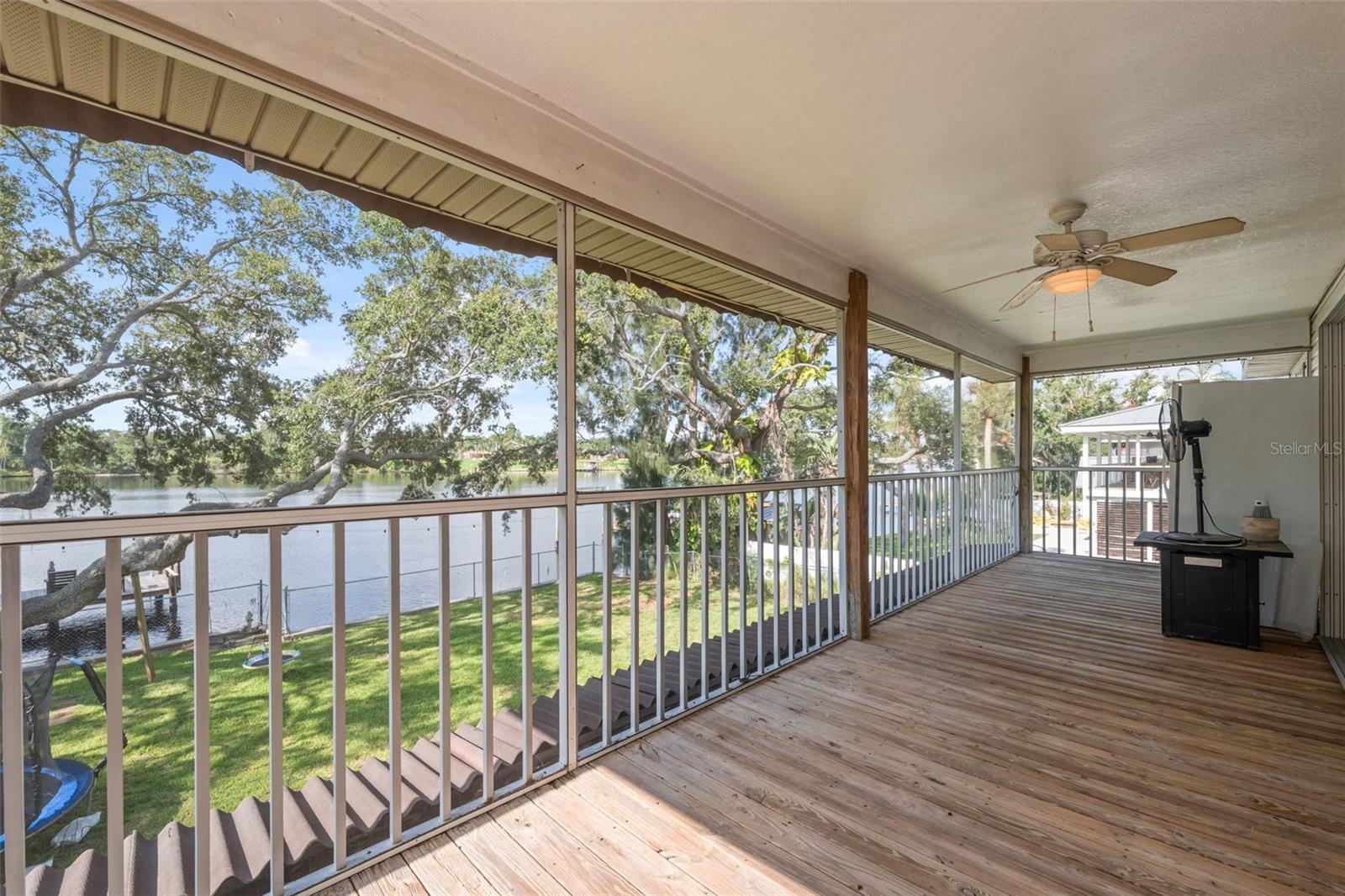Listing photo id 41 for 9211 River Cove Drive